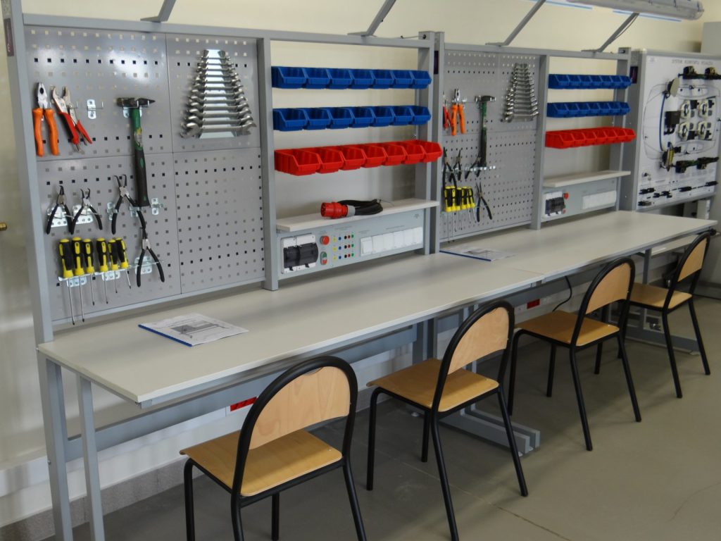 Wyposażenie sal PCKZ w Łańcucie