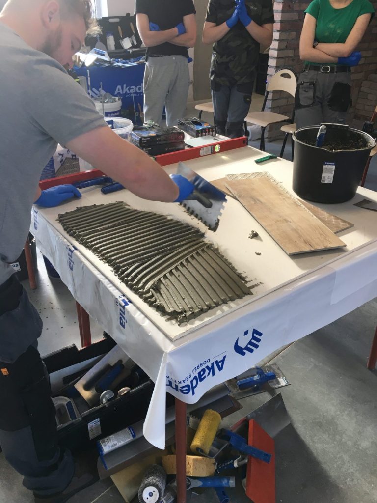 Uczestnicy szkolenia narzędzia - z firmą Kubala